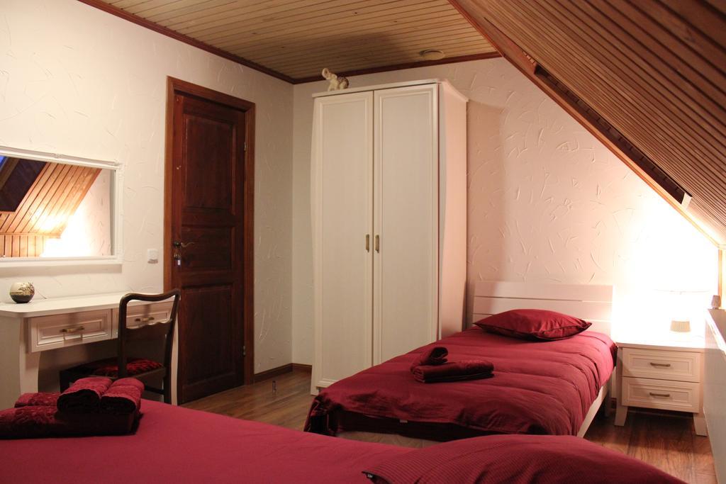 Krapi Guesthouse Treimani Zimmer foto