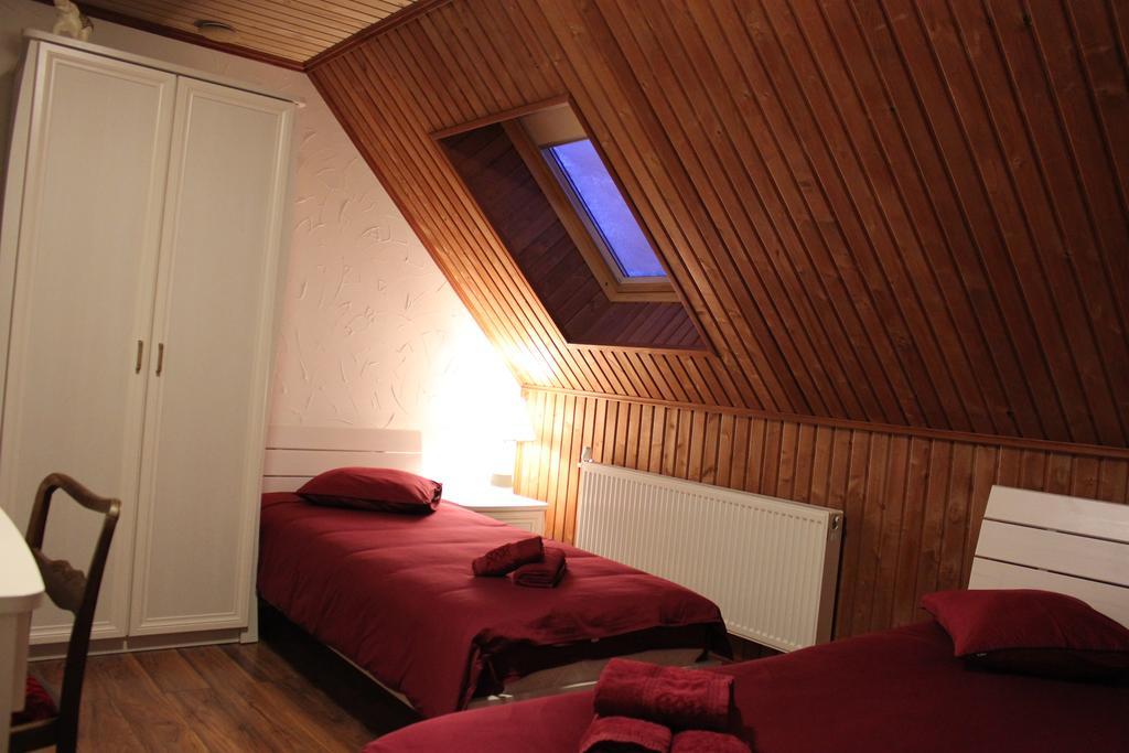 Krapi Guesthouse Treimani Zimmer foto