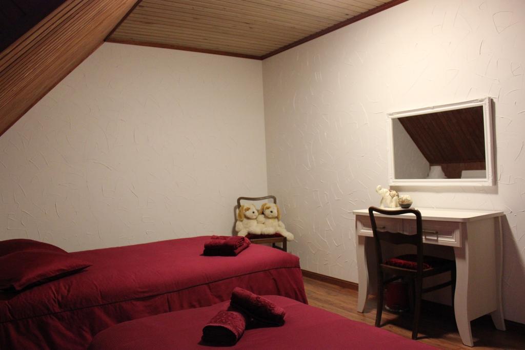 Krapi Guesthouse Treimani Zimmer foto