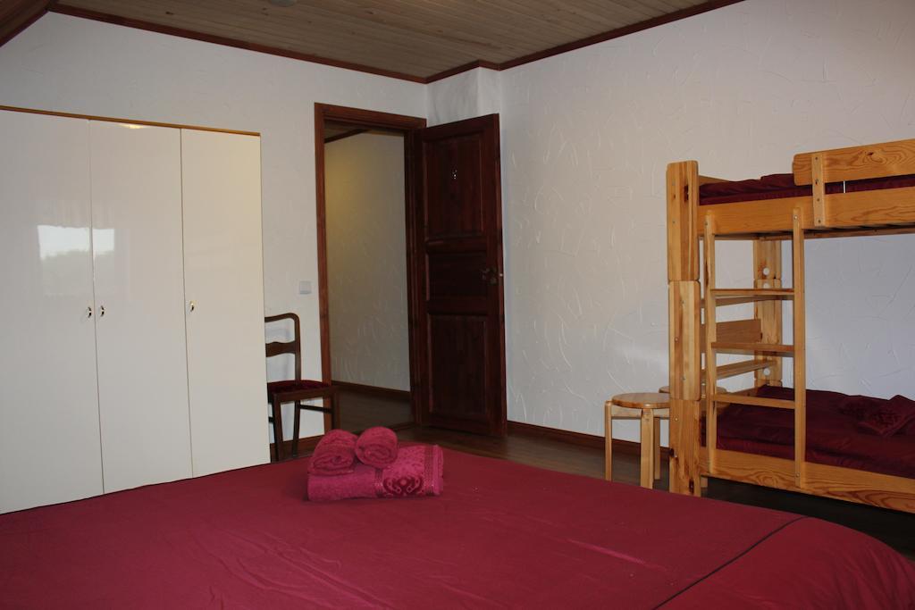 Krapi Guesthouse Treimani Zimmer foto