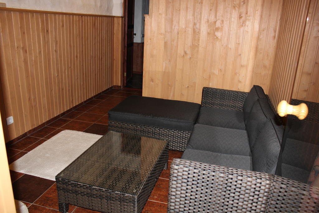 Krapi Guesthouse Treimani Zimmer foto
