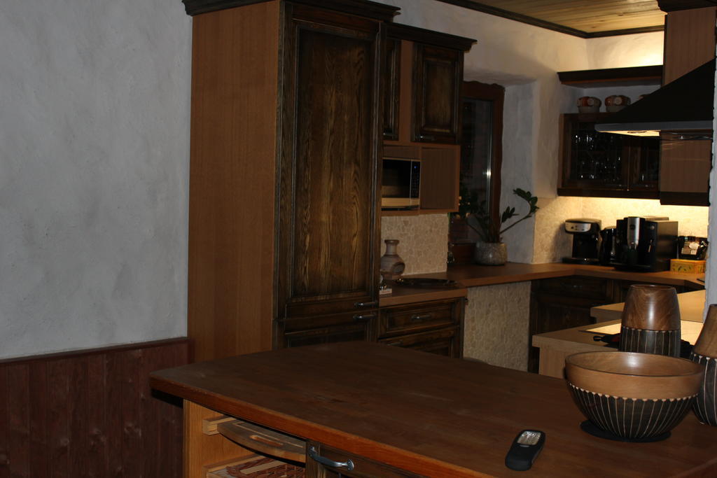 Krapi Guesthouse Treimani Zimmer foto